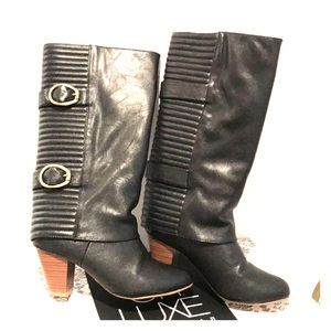 Fun black boots with short heel